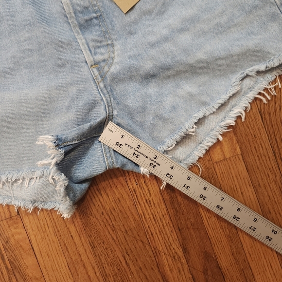 Levis 501 Womens High Rise Shorts Size 29 Distressed Cut Off Button Fly NEW - Picture 5 of 11